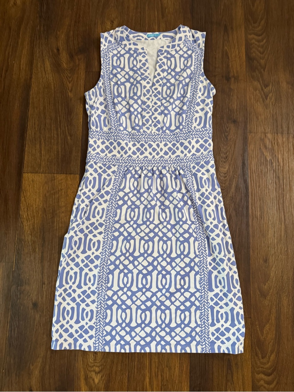J. McLaughlin Blue and White Sleeveless Patterned Midi Dress